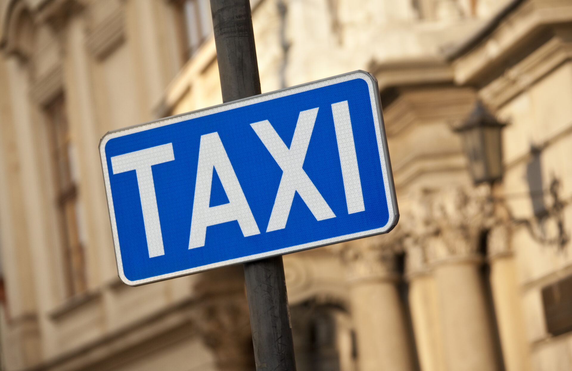 Taxi zamiast własnego auta – dlaczego w Gdańsku to lepszy wybór?