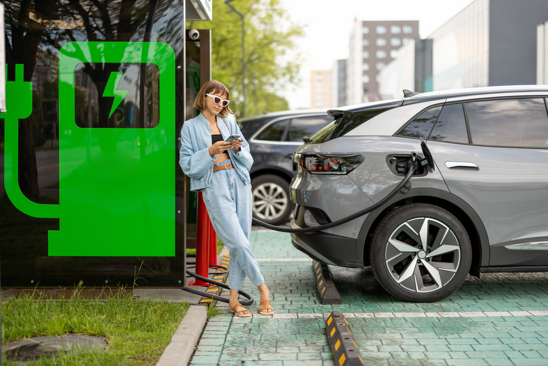 Ciche przejazdy – czy taksówki elektryczne to przyszłość Trójmiasta?